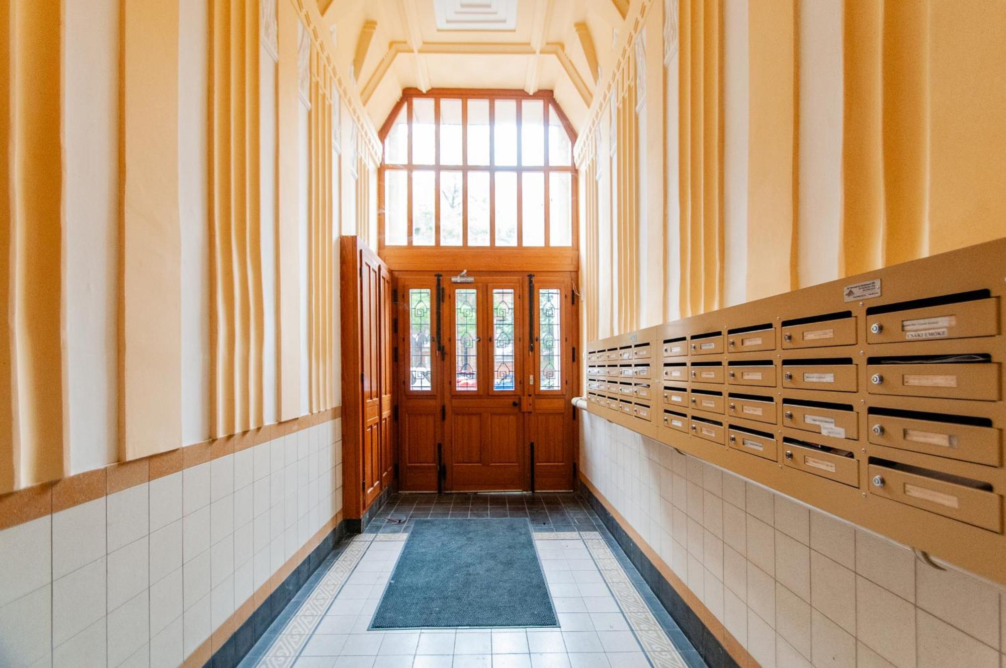 Spacious Family Suite Along River Side, In The Heart Of Buda Budapest Eksteriør billede