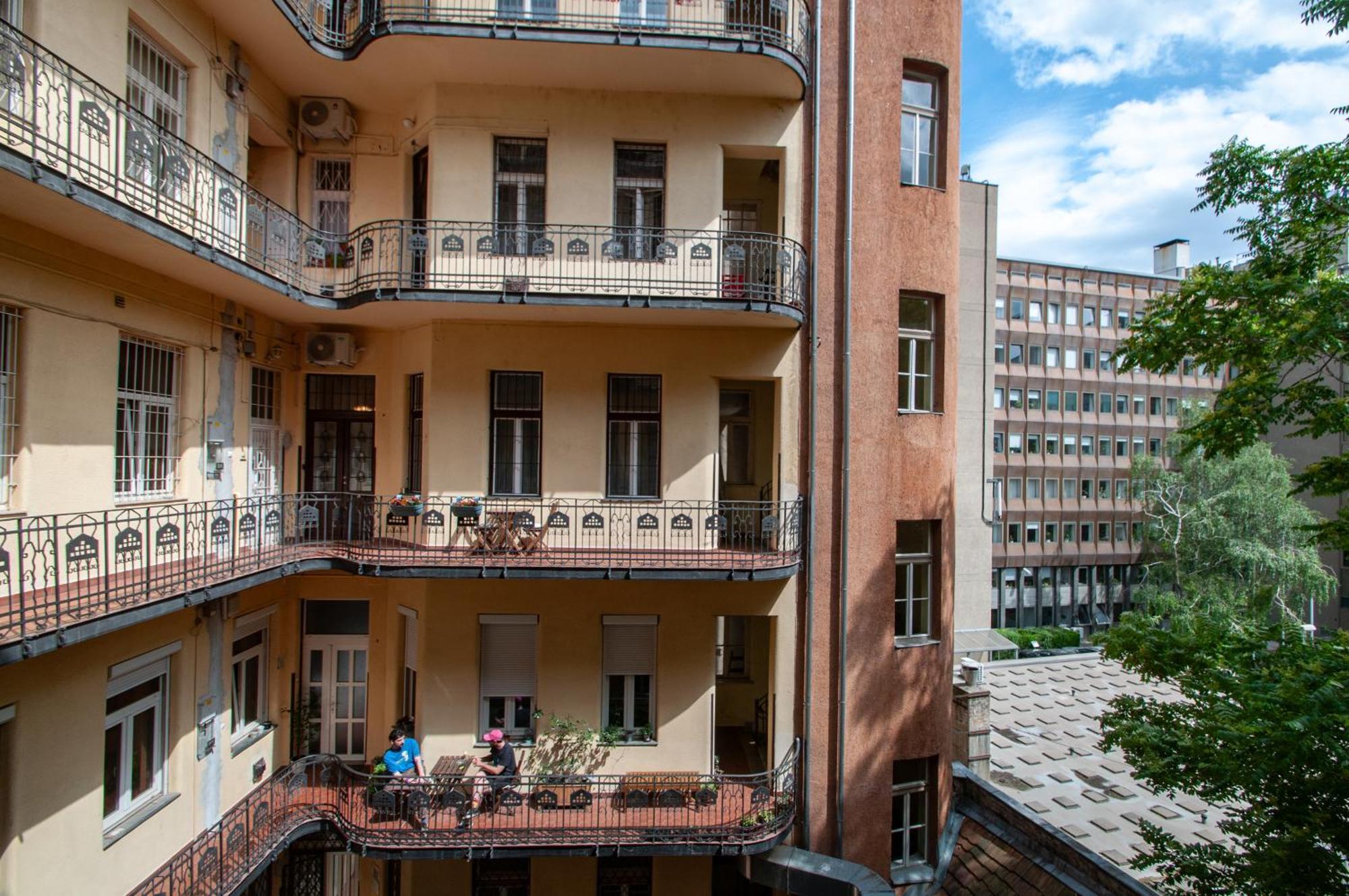 Spacious Family Suite Along River Side, In The Heart Of Buda Budapest Eksteriør billede