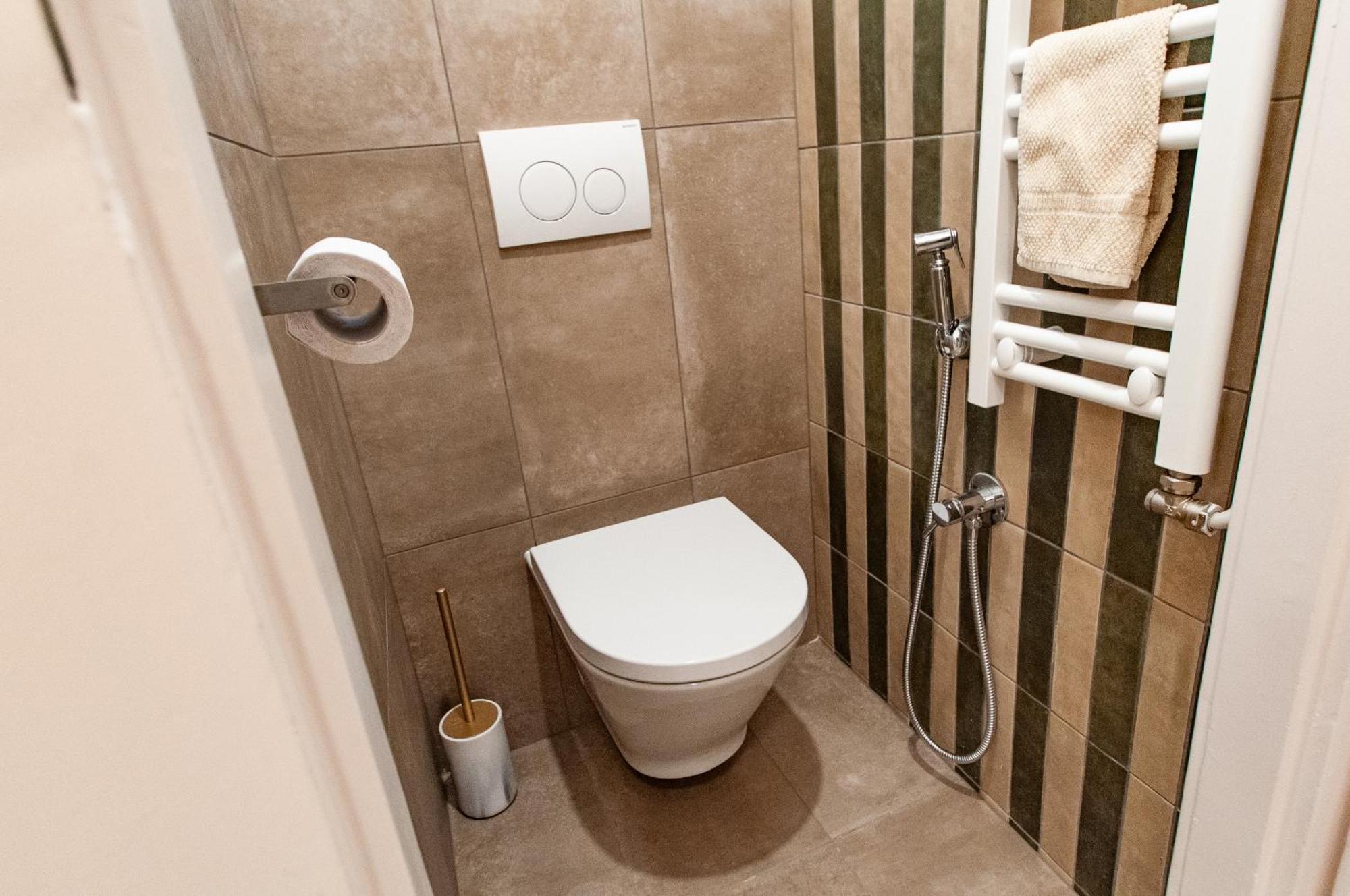 Spacious Family Suite Along River Side, In The Heart Of Buda Budapest Eksteriør billede
