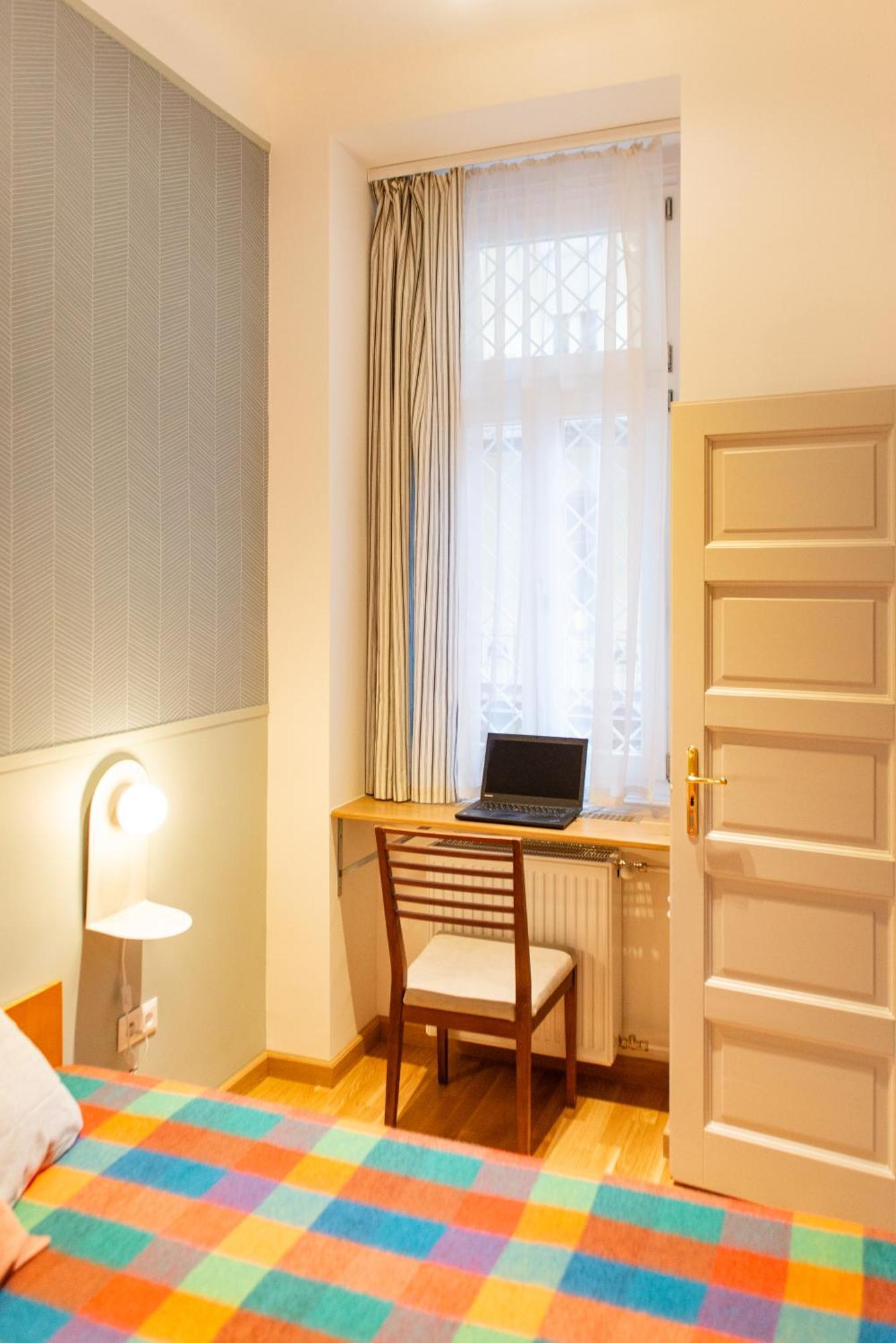 Spacious Family Suite Along River Side, In The Heart Of Buda Budapest Eksteriør billede